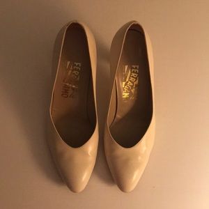 Salvatore Ferragamo cream pumps. Size 8B.
